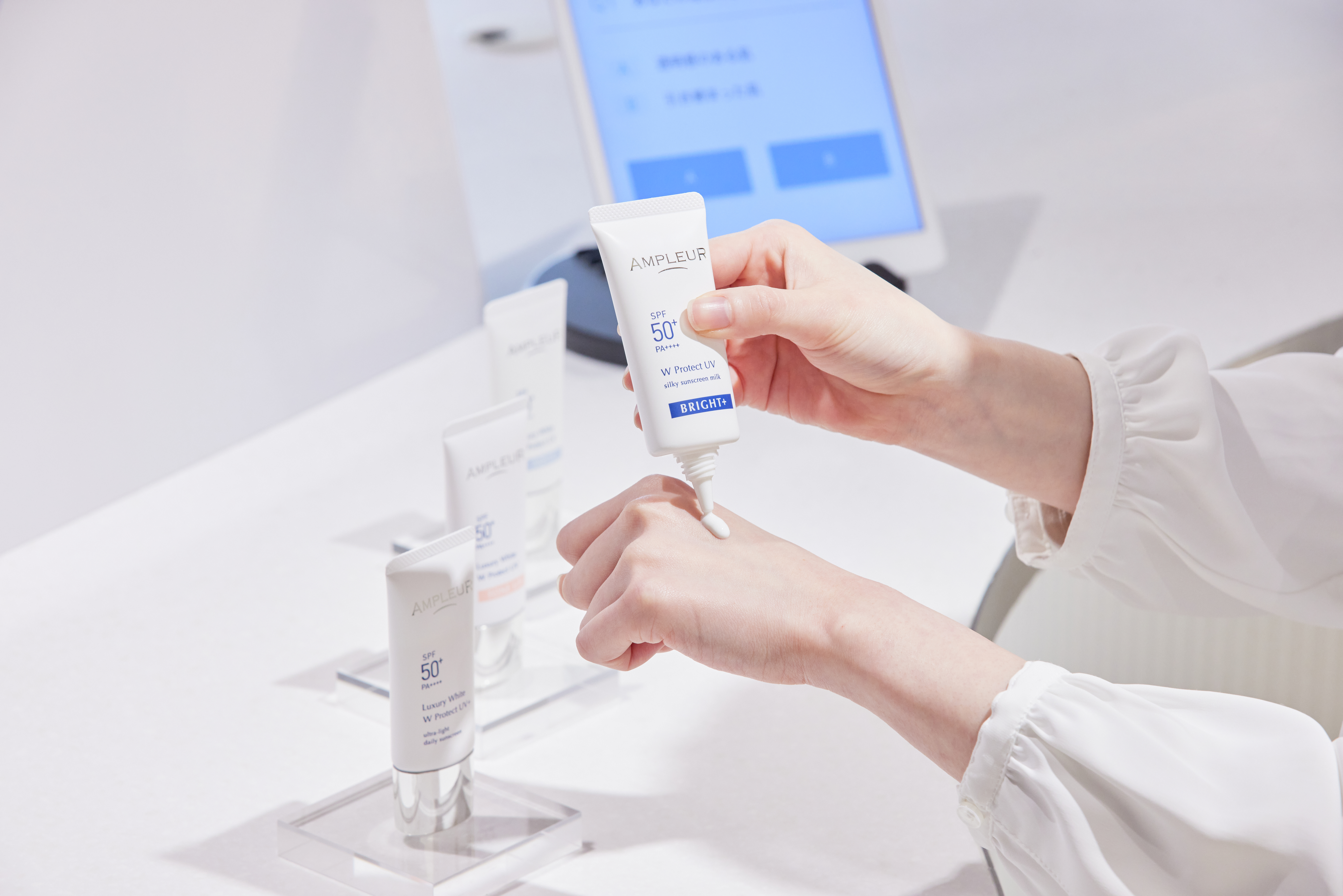 AMPLEUR SKINCARE LOUNGEで自由に試せる”TESTER BAR”を開催